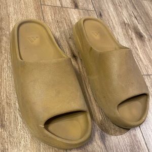 Yeezy core slides